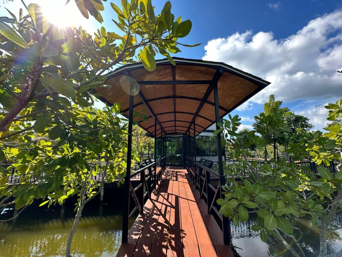 The Beatles Lagoon Chalong Buitenkant foto